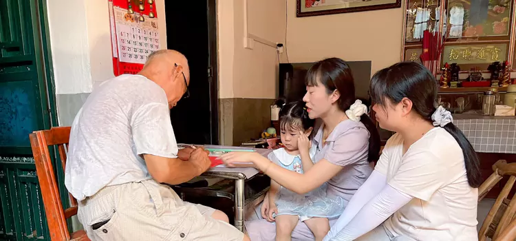 Chinese Family Homestay & Home Visit