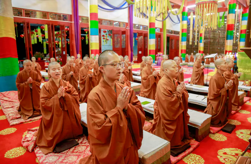 Chinese Buddhism & Zen Temple Experience - Morning bell & Zen meditation at a temple