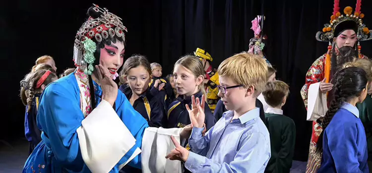 Learn and experience Peking Opera