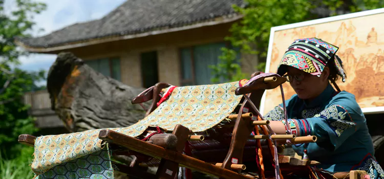 Tujia Brocade Weaving Workshop in Zhangjiajie